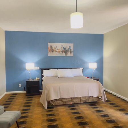 Budgetel Inn & Suites Диллард Экстерьер фото