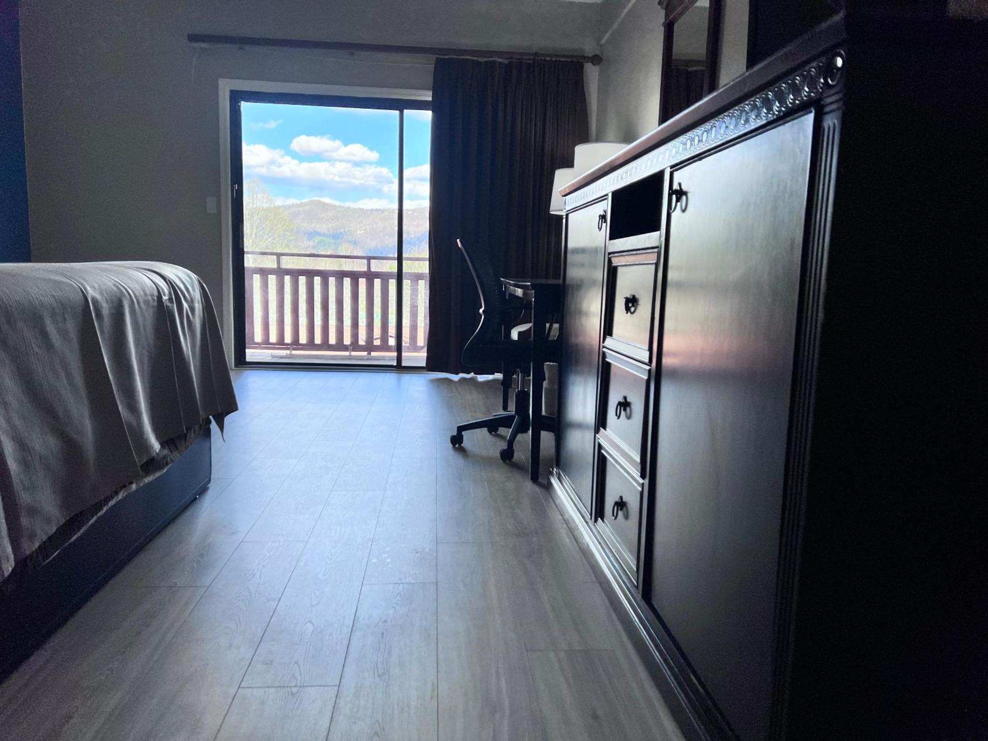 Budgetel Inn & Suites Диллард Экстерьер фото