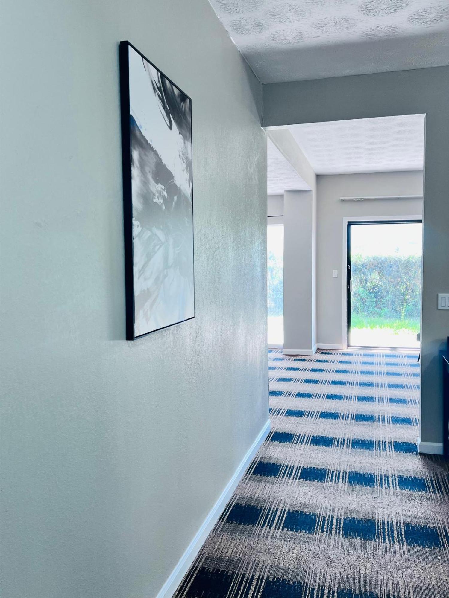 Budgetel Inn & Suites Диллард Экстерьер фото